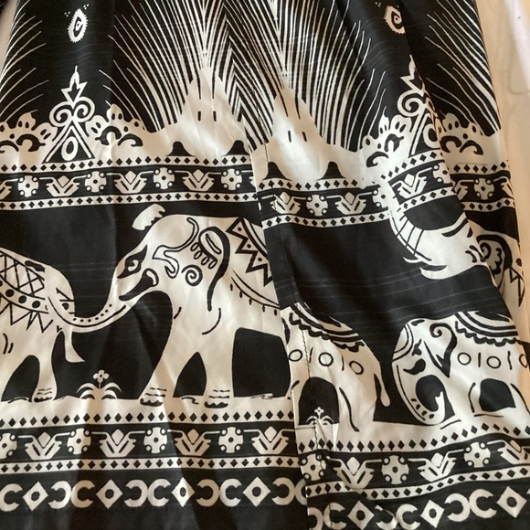 ELEGANT PALAZZO PANTS  ( Size: Large-X-Large) PREOWNED - Picture 3 of 7